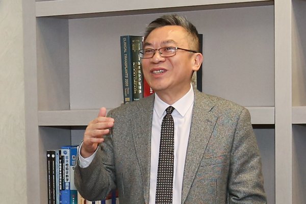 北京大学血液病研究所所长黄晓军教授讲话