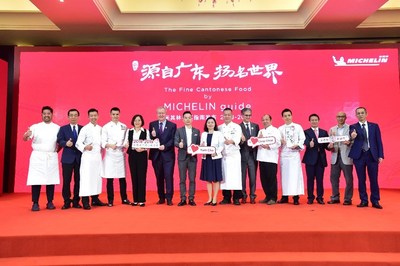 Huang Yongsheng, the Vice President of GAC Motor; Pascal Couasnon, Global President of Michelin Mobility Experience; Bruno De-Feraudy, General Manager of Michelin China; and Michelin star chefs jointly announced the official release of 