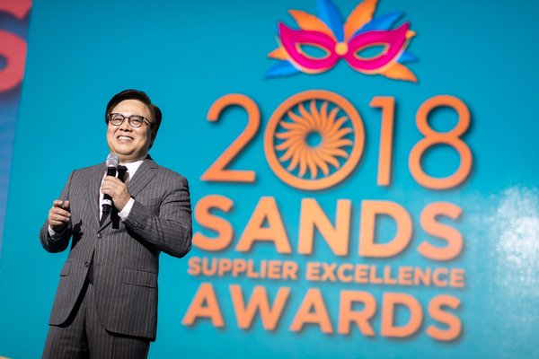 金沙中國有限公司總裁王英偉博士於2018金沙卓越供應商頒獎禮上向一眾供應商代表致辭。