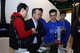 微软中国市场拓展及战略合作总监胡伟（左二）及微软中国政府事业部大湾区客户代表任晓明（左一）了解学生产品情况