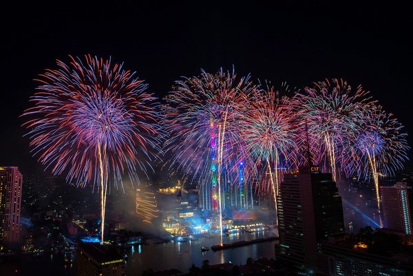 Bangkok’s Chao Phraya River lights up with 1.4-kilometre new year fireworks display