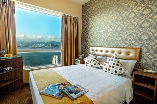 Guest Room with Victoria Harbour View