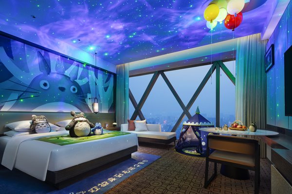 Star effect in 1 king bed with totoro theme room