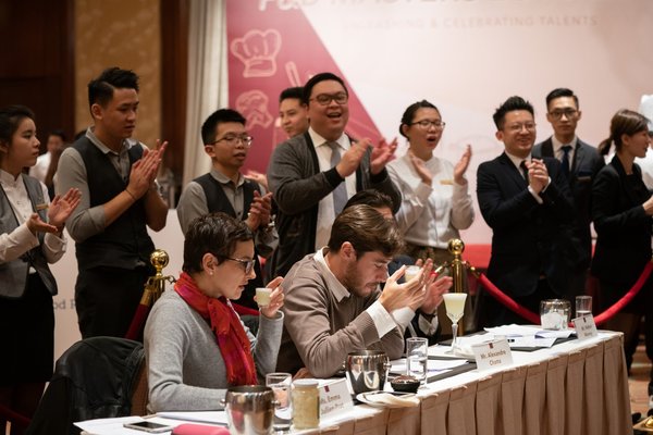 经验丰富的酒店管理团队和酒店总经理组成的专业评审小组精心选出最具餐饮业技能和知识的参赛。