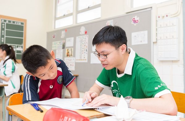 Contributing 138 service hours in 2018, Analyst Programmer Patrick Siu is crowned the “Top Volunteer” of the year. He has been a tutor of Hang Lung Fun Math Tutorial Classes for underprivileged students since 2015.