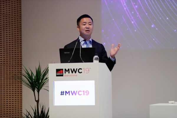 Kevin Huang, CMO of Huawei Transmission & Access Network Product Line, unveiled the ON2.0 solution at MWC 2019
