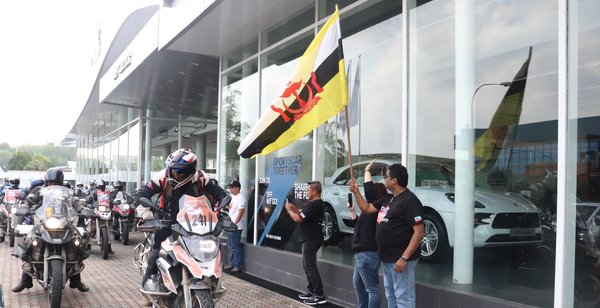 GS Adventure Borneo Rally 2019 flagged off by Mr. Sivakumar Krishnan, General Manager, BMW Motorrad Brunei