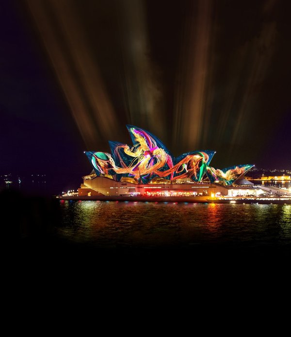 缤纷悉尼灯光音乐节“Austral Floral Ballet”，由 Andrew Thoma Huang与Bemo 设计打造