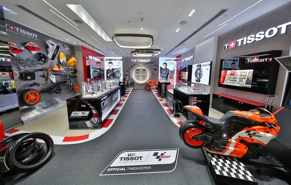 天梭表揭幕位于上海环球港的MotoGP主题概念店