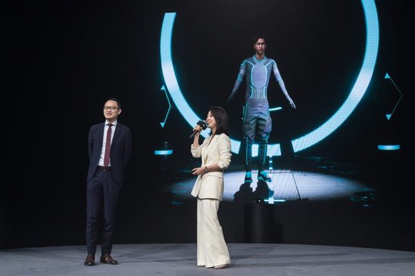 数字王国执行董事兼行政总裁谢安先生和3Glasses创始人兼行政总裁王洁女士于发布会上宣布由数字王国打造的虚拟人“Star”担任其新品代言人。