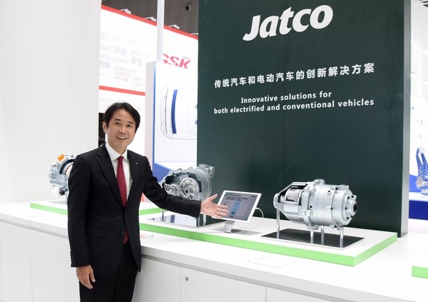 加特可社长中塚晃章在上海车展，面向全球首次发布电动汽车用e-Axle同轴概念机型