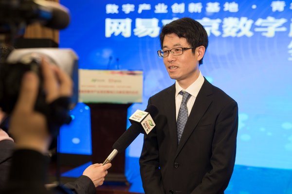 网易副总裁、网易杭州研究院执行院长汪源接受记者采访
