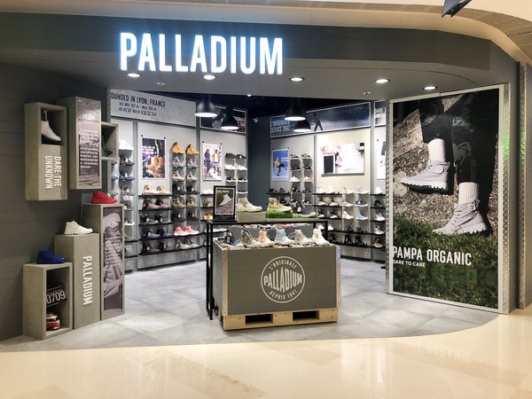 来自法国的Palladium是全球知名的军靴品牌之一。
