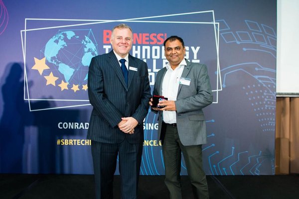 Kunwar Asheesh Saxena, Co-Founder & CTO, RedDoorz receiving the accolade for 