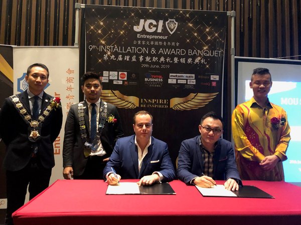 100 Series Live Pitching Strategic Collaboration Between BRAND 21, PR EXTRAORDINARY MANAGEMENT with JCI ENTREPRENEUR CHAPTER KL