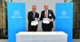 (L to R) Mr. Lim Kok Kiang, Assistant Managing Director, Singapore Economic Development Board and Dr. Donatus Kaufmann, Executive Board Member, thyssenkrupp, sign the certificate of collaboration marking the launch of thyssenkrupp’s Additive Manufacturing TechCenter Hub in Singapore