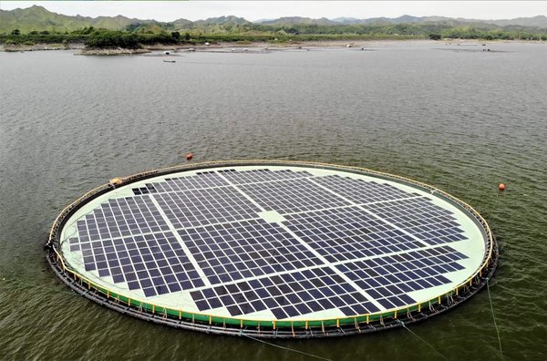 GCL took part in Philippines first 200kw floating solar power project