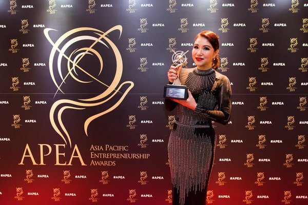 Wendy Ho, Winner in the Outstanding Category under Retail Industry of the Asia Pacific Entrepreneurship Awards (APEA) 2019 Singapore.