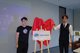云图媒介创意空间发起人贠佳钰（左）与 ATLAS 寰图 - 长安国际中心总经理谢杰宇（右）共同为创意空间揭牌