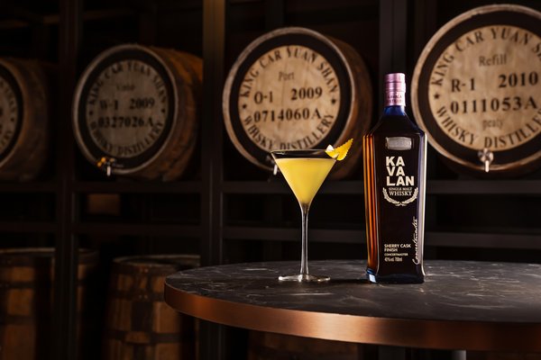 The “Long Story Short” cocktail based on the Vesper Martini replaces the vodka ingredient with Kavalan’s Concertmaster Sherry Finish, which has a signature depth of tropical fruits overlaid with sweet dried fruits and savoury nuttiness.