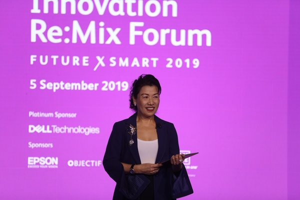 Sara Cheng, CEO of Fuji Xerox Singapore opening Innovation Re:Mix Forum