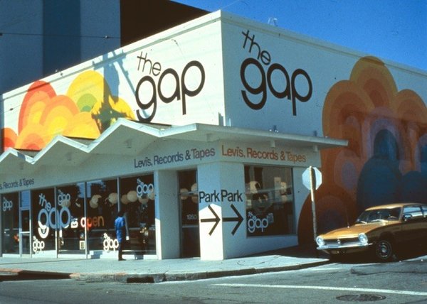 美国旧金山海洋大道上的第一家Gap门店