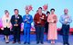 上海市总工会副主席、市妇联兼职副主席桂晓燕（前排左一）与福寿园国际集团首席品牌官伊华（前排右二）等银奖获得者合影