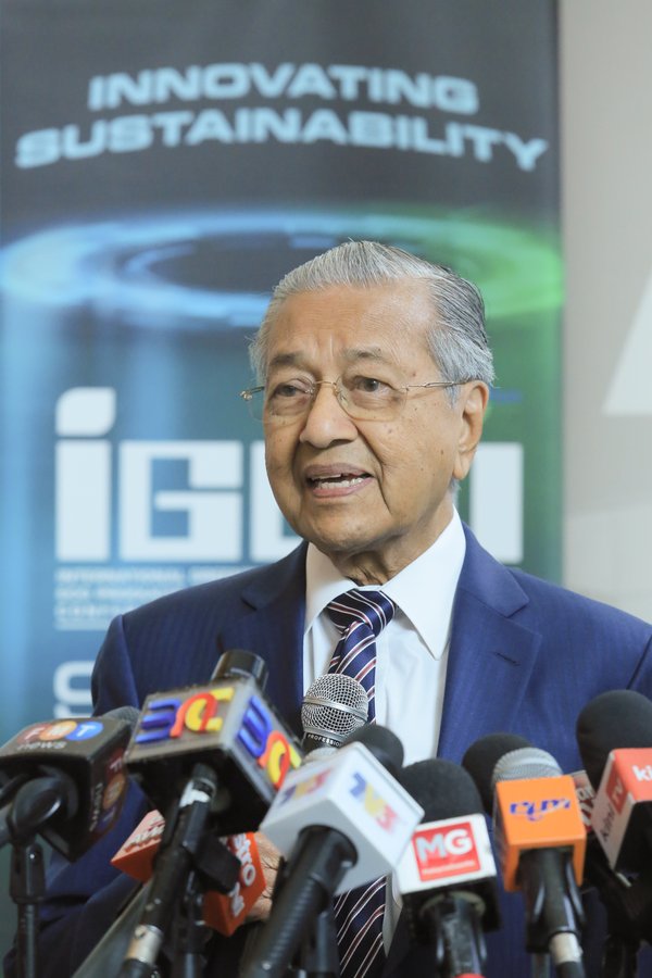 马来西亚总理敦马哈蒂尔-穆罕默德医生主持2019年IGEM展会的开幕式