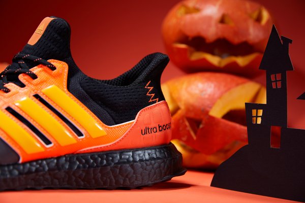 阿迪达斯推出新款UltraBOOST GHOUL系列跑鞋