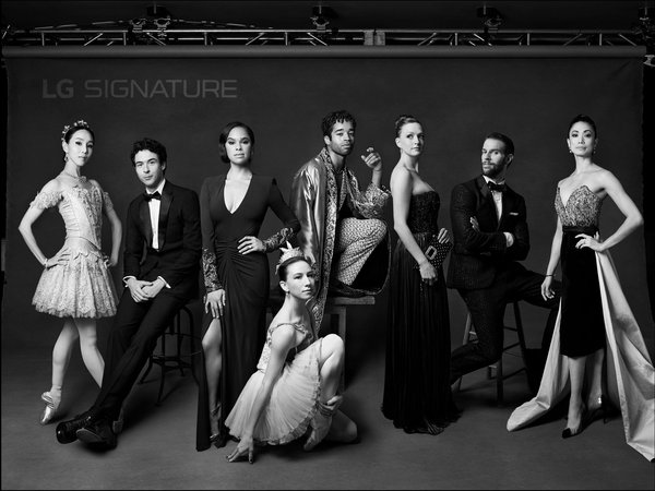 Renowned photographer Mark Seliger, celebrated for his captivating celebrity portraits for Vanity Fair, photographed ABT dancers’ “SIGNATURE Look” during ABT Fall Gala.
