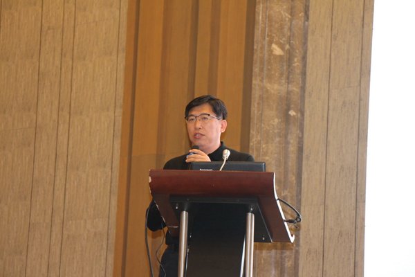 青岛大学教育技术系主任、青岛计算机协会常务秘书长李国建