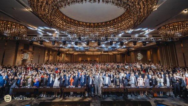 On Oct. 27, 2019, the global blockchain technology seminar sponsored by You Bank group officially opened in Hong Kong, China, the world's largest free port. Nearly 3,000 elites and practitioners from the digital economy industry around the world were invited to the conference to pool their wisdom on the technological frontier of digital economy and blockchain industry.