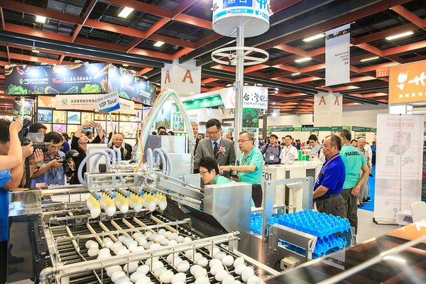 海外展商也不遑多让，今年计有超过40个国际品牌带来最完善的蛋鸡与家禽自动化设备。