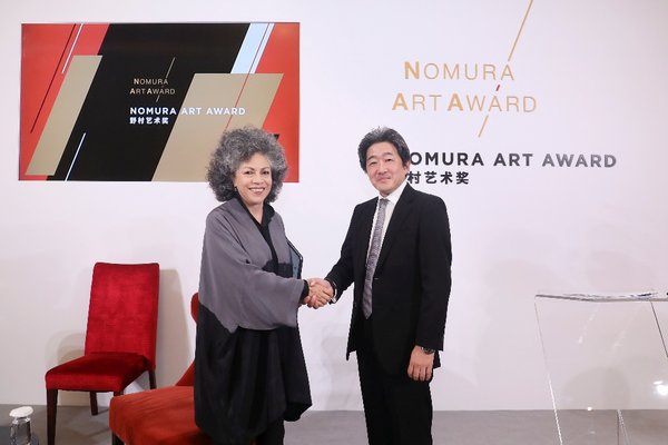 Doris Salcedo and Hajime Ikeda, Senior Managing Director of Nomura
