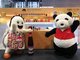 李锦记吉祥物熊猫与蚝宝：欢迎海内外来宾