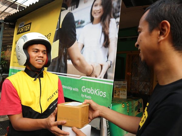 GrabKios and Porter Collaborate to Support Traditional Store through Digital Based Logistic Service.