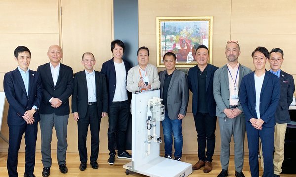 From Left: Kenji Iwamura – Energy Business Dept. Manager of NICIGAS, Masahiro Mukai - MD of NICIGAS, Junichi Morishita – MD of NICIGAS, Ken Tamagawa – CEO & Founder of SORACOM, Shinji Wada – President of NICIGAS, Henri Bong – CEO & Co-Founder of UnaBiz, Philippe Chiu – CTO & Co-Founder of UnaBiz, Yuki Matsuda – CIO of NICIGAS, Naoto Namekawa – Sales Manager of SORACOM, and Ryuichi Nagashima – Chief Designer of NICIGAS