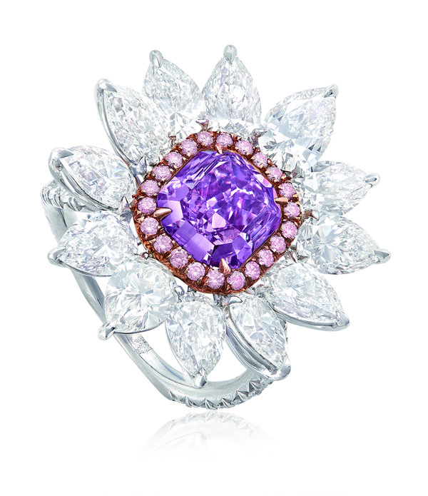 紫色钻石十分罕见，大多不到一克拉。