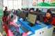 司前小学学生在电脑室学习