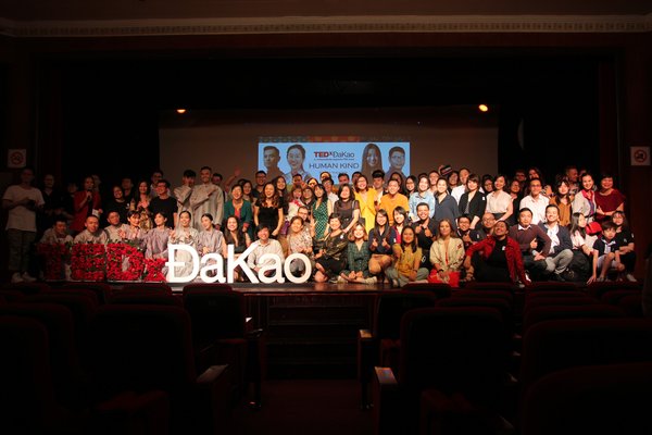 A capture of the whole set of Speakers, TEDxDaKao Fellows and Organizing Team.