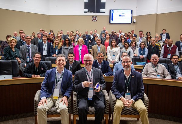 2019 Innovator Award Announcement - Attendees sending their congratulations to the Asia School of Business