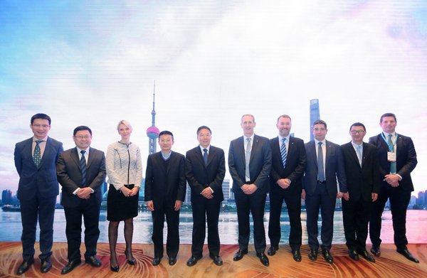 英国劳氏船级社领导与中国石油集团安全环保技术研究院领导合影