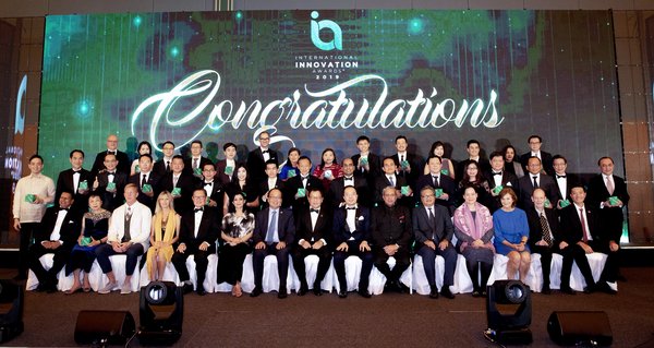 Group Photo of the Winners of the International Innovation Awards 2019, held in Singapore.