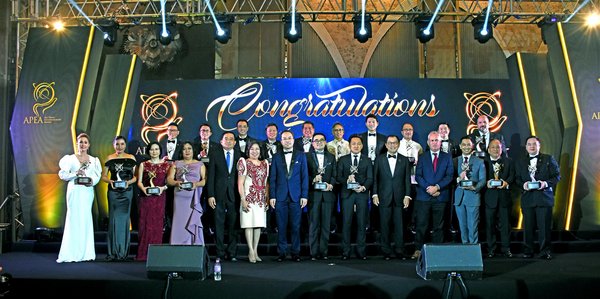 Group photo of 20 outstanding winners at the Asia Pacific Entrepreneurship Awards Philippines 2019
