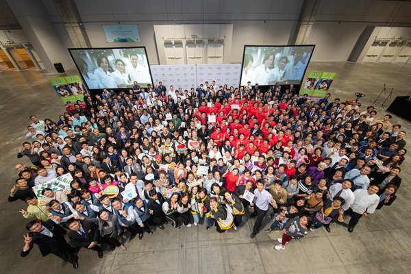 Around 350 Sands China team members and members of the Macao community join together Friday at The Venetian Macao to build 40,000 hygiene kits for the Las Vegas Sands 2019 Global Disaster Relief & Community Preparedness Event with Clean the World.