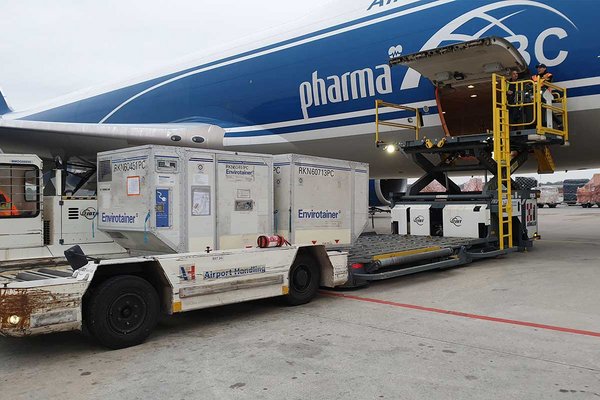 Envirotainer RKN e1药品冷链空运集装箱整装待发即将从中国飞向世界各地