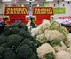 沃尔玛为进一步惠民利民，在温州门店推出的滞销蔬菜特将售价整体下调了约25%。