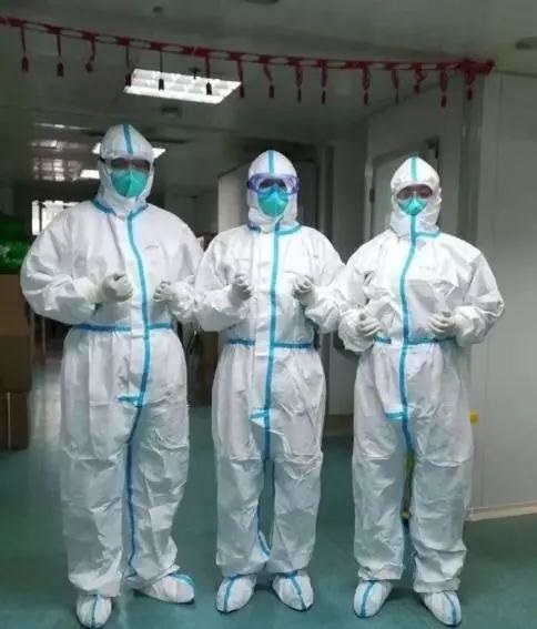 武汉一线医务工作者已佩戴上这批捐赠的无菌护目镜