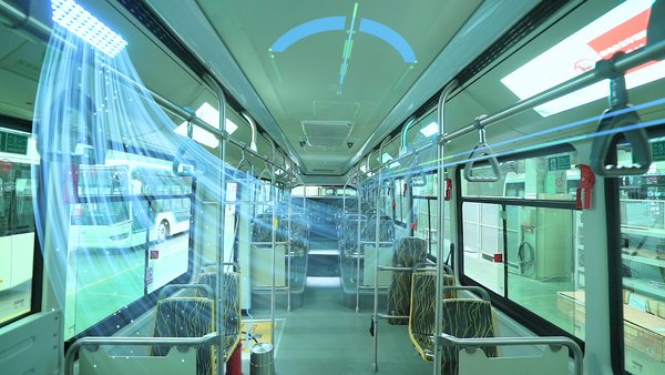 紫外线光被高效地释放至整个司乘人员区域，以达到对申沃客车车厢环境的完全消杀灭菌及净化。