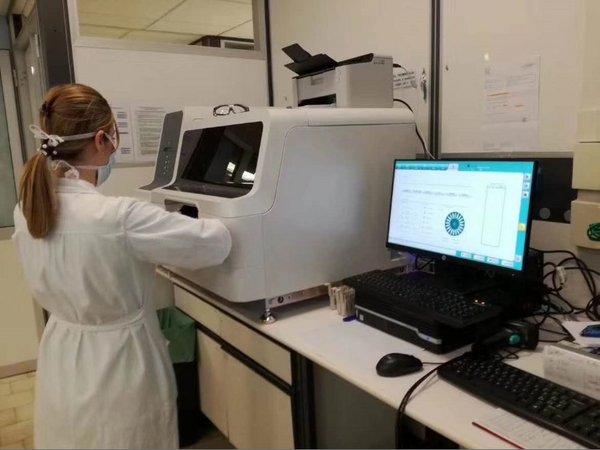配备Thomas泵的中国智造免疫分析仪服务于德国实验室